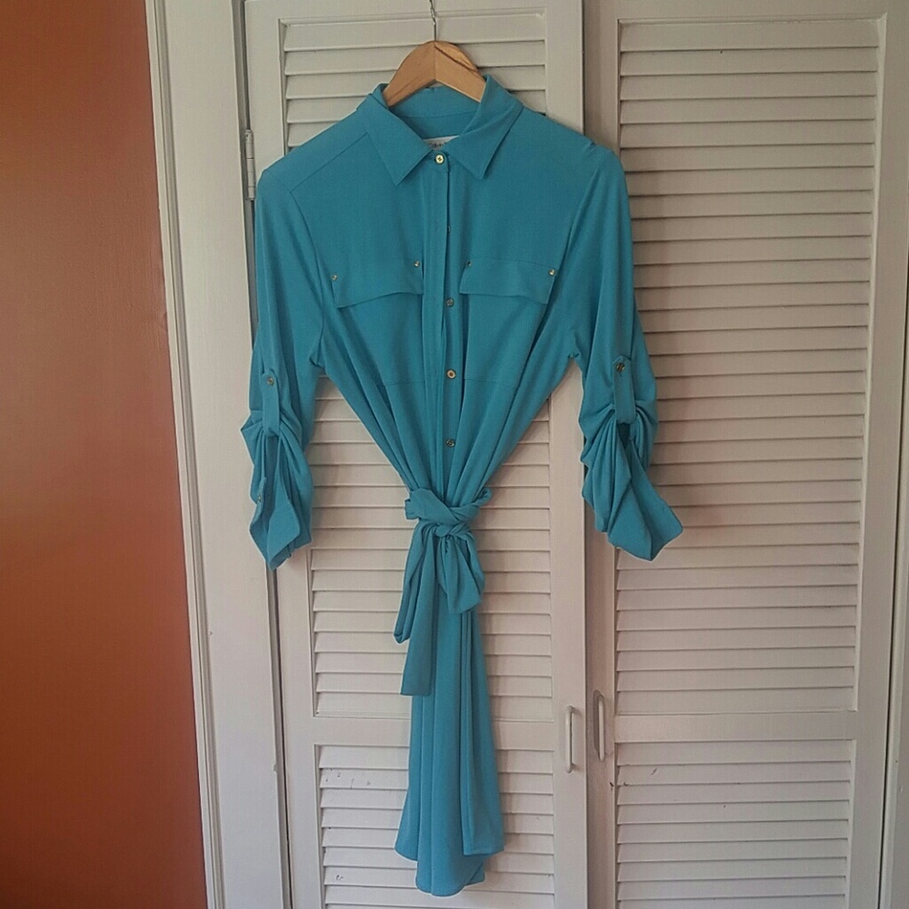 Awesome teal, head turner